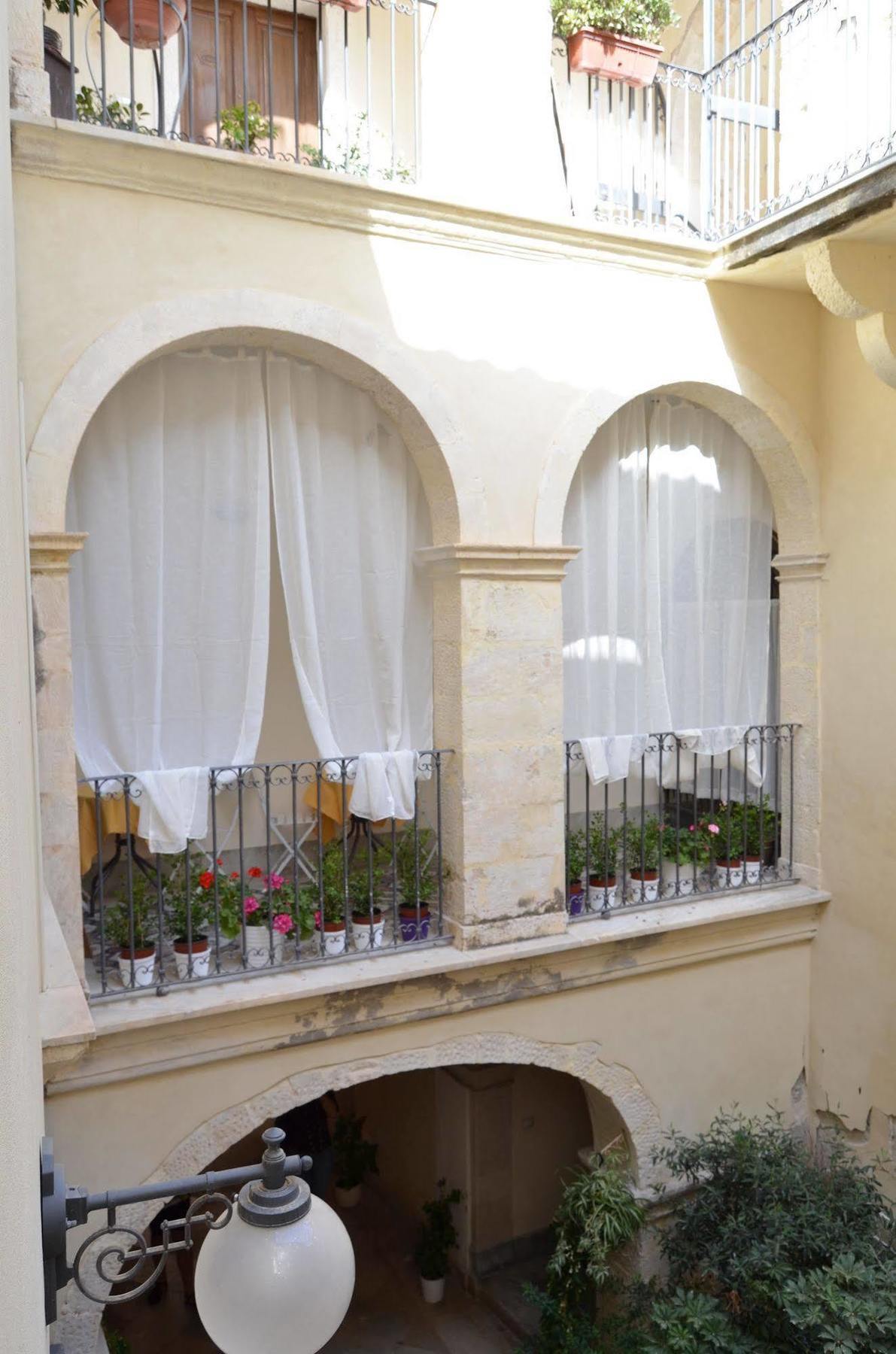 B&B Casa D'Alleri Syracuse Bagian luar foto